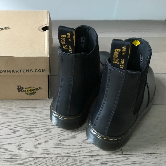 Dr. Martens Unisex Leather Chelsea Boot Black M7 / W8 - Picture 4 of 11